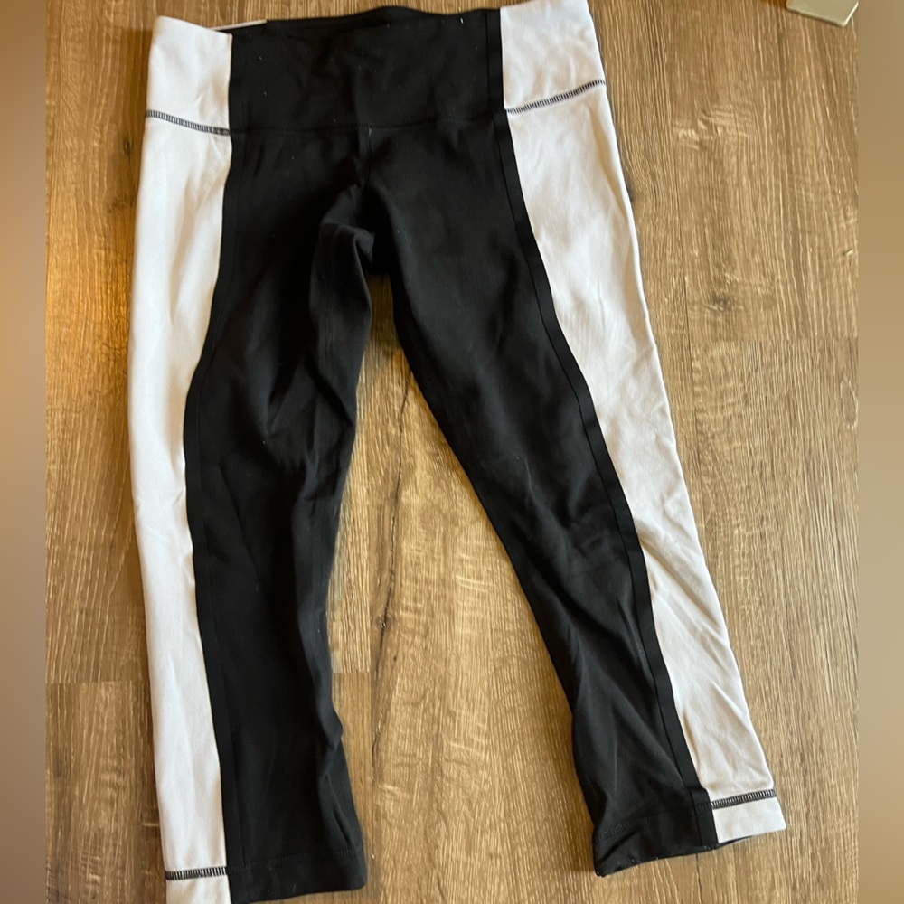 Lululemon reversible capris crop leggings pants size 8